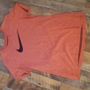 Nike T-Shirt - SIZE: M
